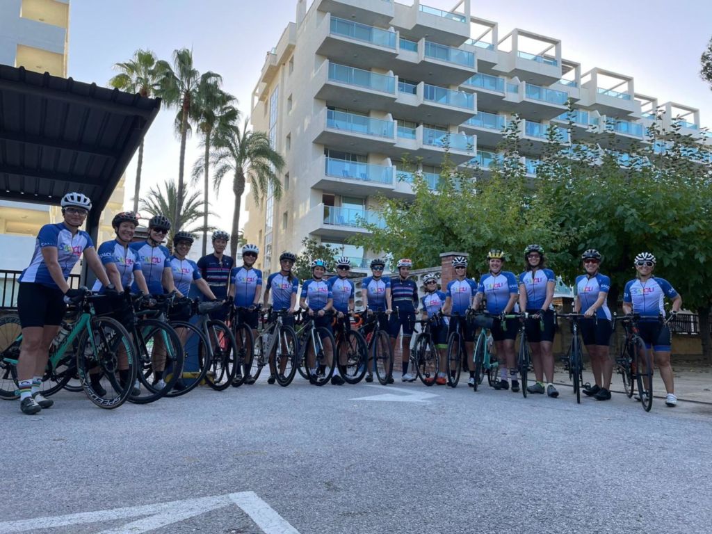 Women Mediterranean Stage - grupo de mujeres ciclistas